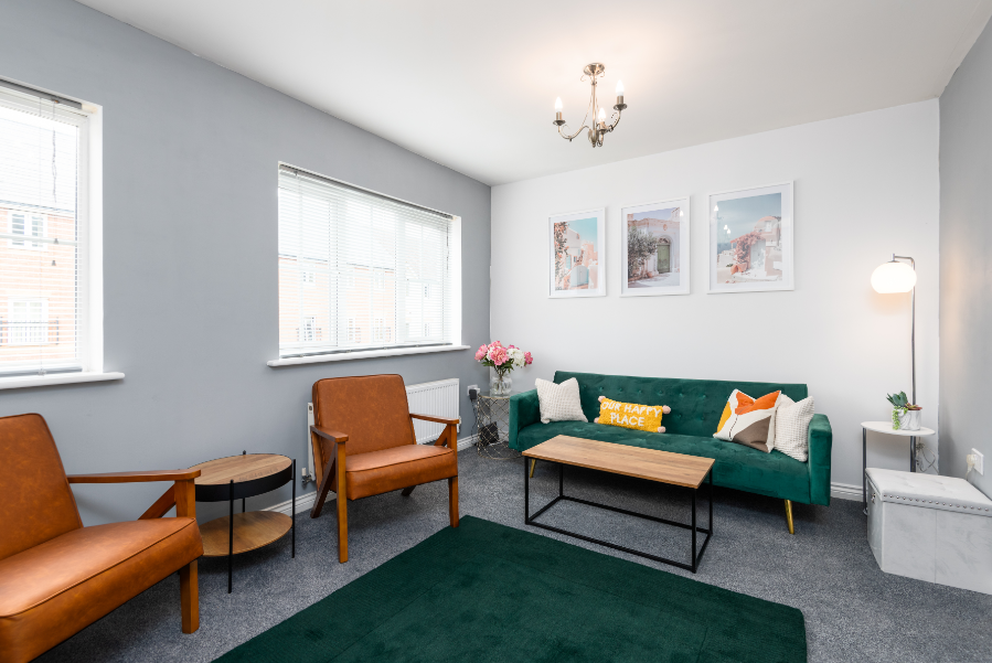 short term accommodation near William Harvey Hospital Ashford living room with sofa